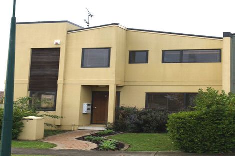 Photo of property in 2 Puma Drive, Golflands, Auckland, 2013