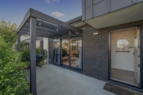 Photo of property in 63 Black Beech Crescent, Takanini, 2110