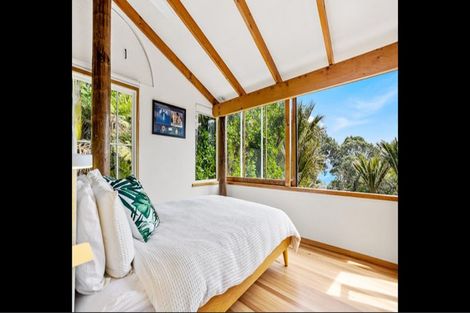 Photo of property in 55 Rayner Road, Piha, New Lynn, 0772