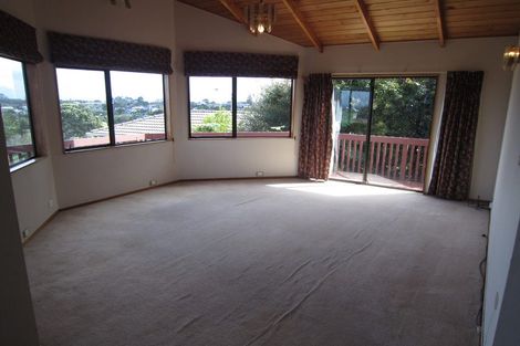 Photo of property in 53 Chelsea View Drive, Chatswood, Auckland, 0626