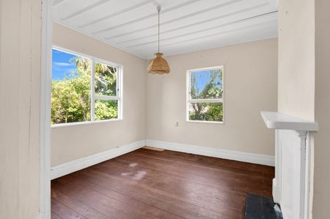 Photo of property in 41 Gloag Street, Waverley, 4510