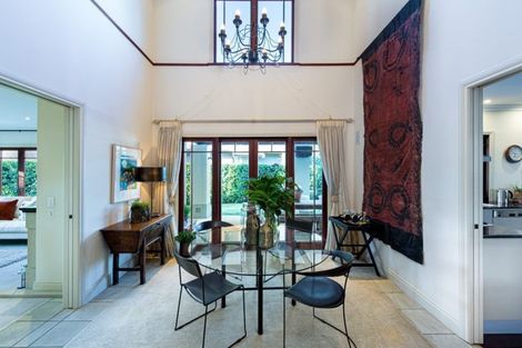 Photo of property in 15 Ocean View Road, Milford, Auckland, 0620