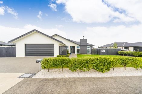 Photo of property in 19 George Street, Bulls, 4818