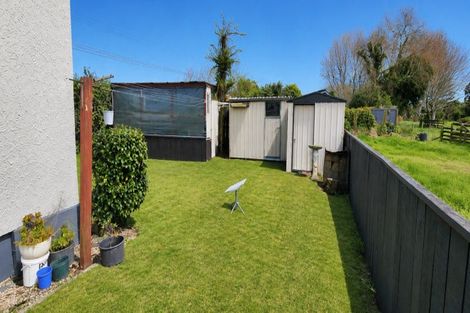 Photo of property in 17 Kairau Road West, Sentry Hill, New Plymouth, 4373