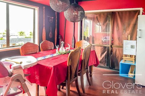 Photo of property in 1/4219 Great North Road, Glendene, Auckland, 0602