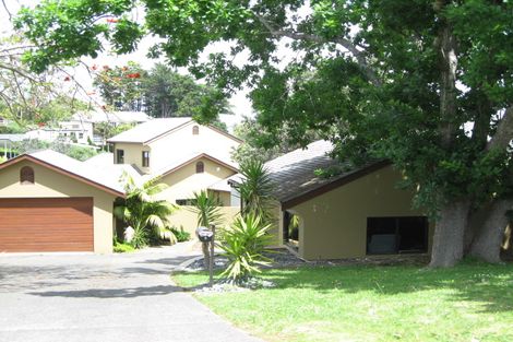 Photo of property in 8 The Crescent, Tindalls Beach, Whangaparaoa, 0930