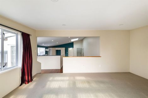 Photo of property in 33 Beulah Avenue, Rothesay Bay, Auckland, 0630