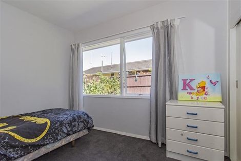 Photo of property in 2/5 Sarabande Avenue, Redwood, Christchurch, 8051