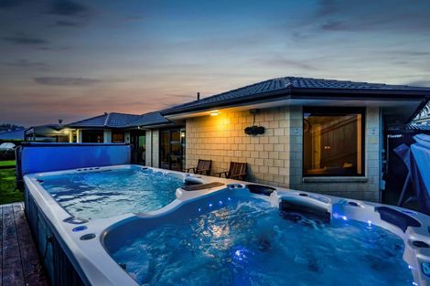 Photo of property in 40 Redwood Crescent, Hurdon, New Plymouth, 4310