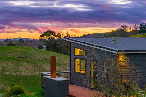 Photo of property in 39 Great North Road, Waipawa, 4210