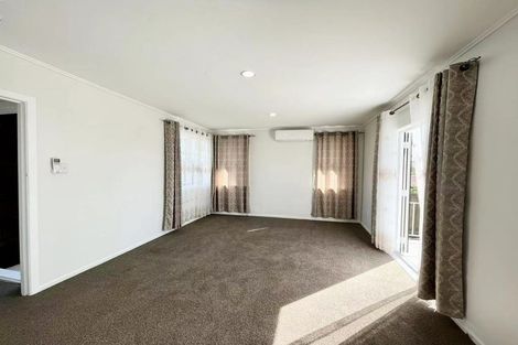 Photo of property in 12 Keats Place, Blockhouse Bay, Auckland, 0600