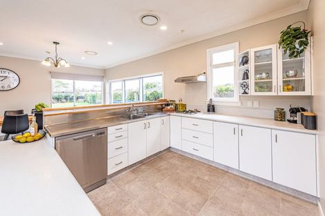 Photo of property in 17 Kent Road, Saint Johns Hill, Whanganui, 4501