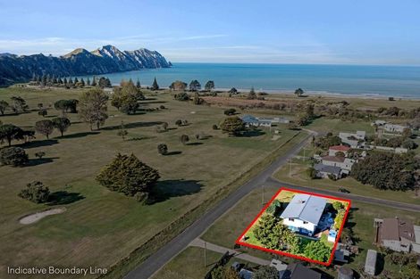 Photo of property in 12 Banks Street, Tolaga Bay, 4077