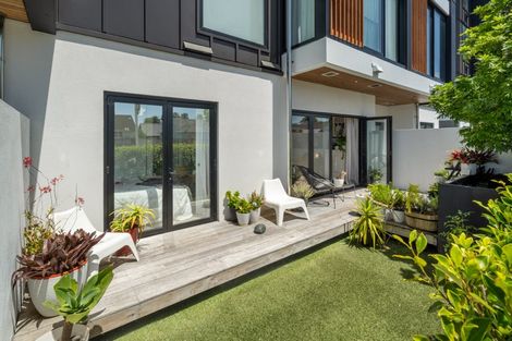 Photo of property in Frank Sargeson Apts, 2/74g Anzac Street, Takapuna, Auckland, 0622