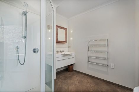 Photo of property in 16 Tarapatiki Drive, Whitianga, 3510