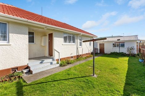 Photo of property in 40 Blake Street, Waitara, 4320