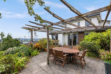 Photo of property in 90 Churchill Drive, Taradale, Napier, 4112