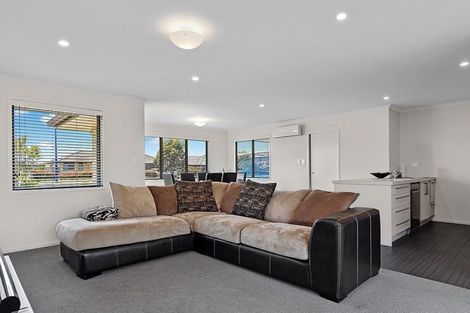 Photo of property in 122 The Boulevard, Papamoa Beach, Papamoa, 3118