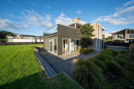 Photo of property in 63 Taumata Road, Omaha, 0986