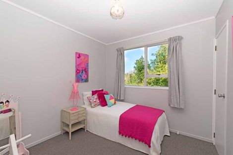 Photo of property in 104 Glendale Road, Glen Eden, Auckland, 0602