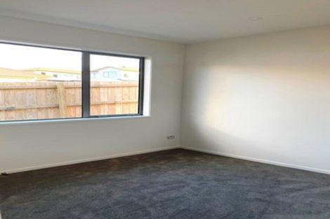 Photo of property in 3 Charles Henry Way, Papakura, 2110