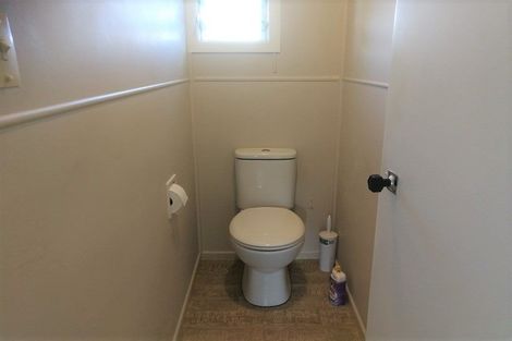 Photo of property in 18 Ramillies Place, Glenfield, Auckland, 0629