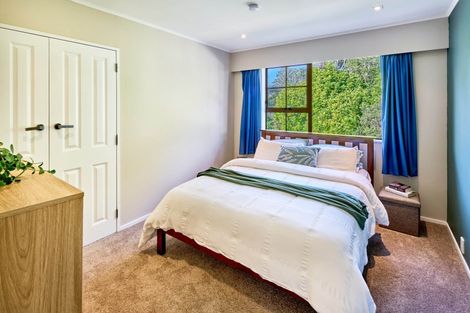 Photo of property in 8 Balliol Drive, Tawa, Wellington, 5028