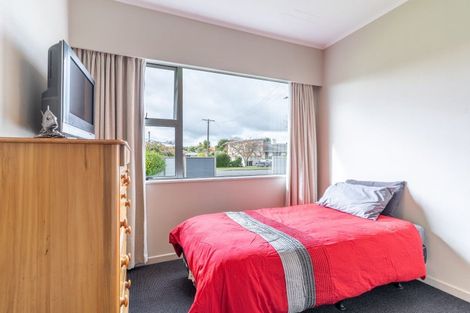 Photo of property in 10 Hillary Street, Winton, 9720