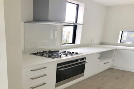 Photo of property in 5 Battalion Drive, Papakura, 2110