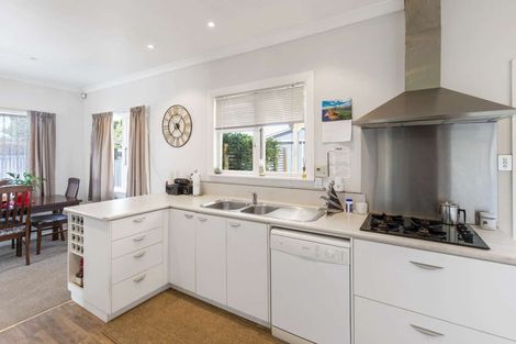 Photo of property in 25 Caffray Avenue, Aramoho, Whanganui, 4500