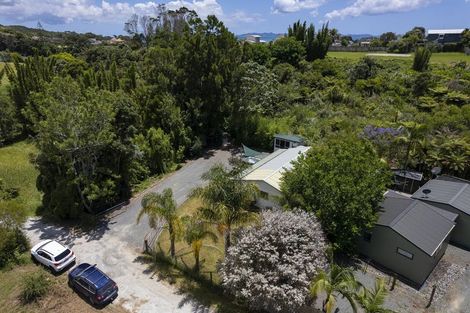 Photo of property in 25 Paradise Road, Coopers Beach, 0420