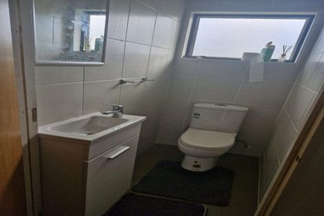 Photo of property in 2/27 Hutchinson Avenue, New Lynn, Auckland, 0600