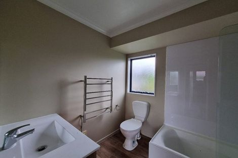 Photo of property in 100a Cobham Crescent, Kelston, Auckland, 0602