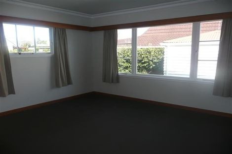 Photo of property in 6 Woodleigh Street, Frankleigh Park, New Plymouth, 4310