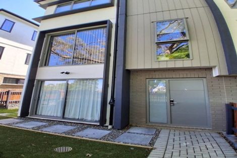 Photo of property in 2 The Boulevard, Sunnyhills, Auckland, 2010