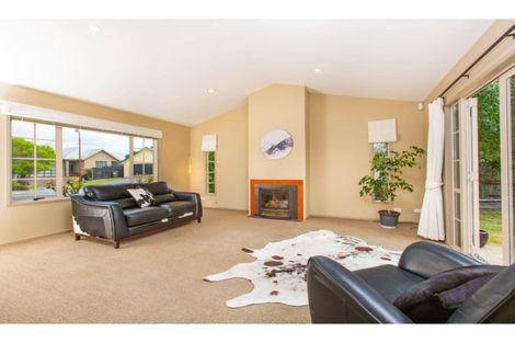 Photo of property in 18 Roderick Place, Rototuna, Hamilton, 3210