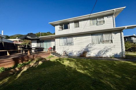 Photo of property in 75a Hampden Street, Picton, 7220