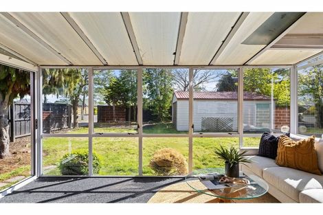 Photo of property in 1/100 Prestons Road, Redwood, Christchurch, 8051
