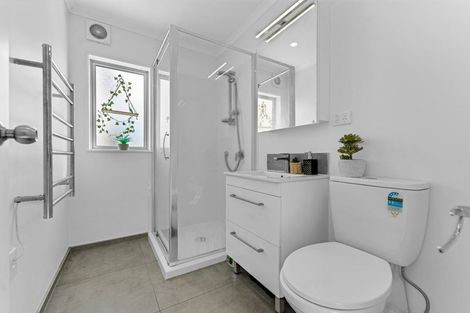 Photo of property in 13d Sealord Place, Clendon Park, Auckland, 2103