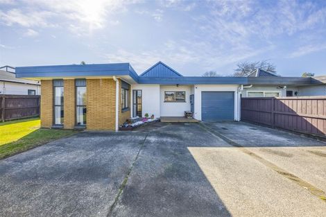 Photo of property in 2/1 Peguero Place, Totara Heights, Auckland, 2105