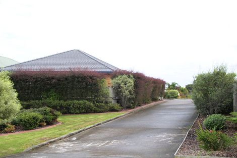 Photo of property in 19 Bard Place, Golflands, Auckland, 2013