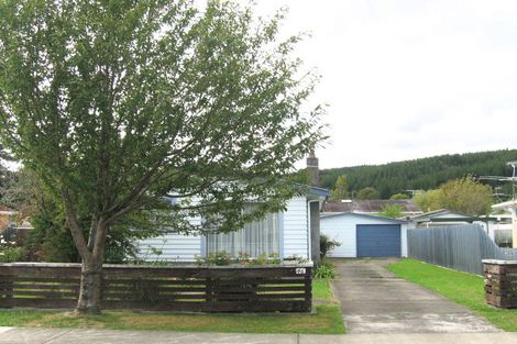 Photo of property in 46 Oregon Drive, Maoribank, Upper Hutt, 5018