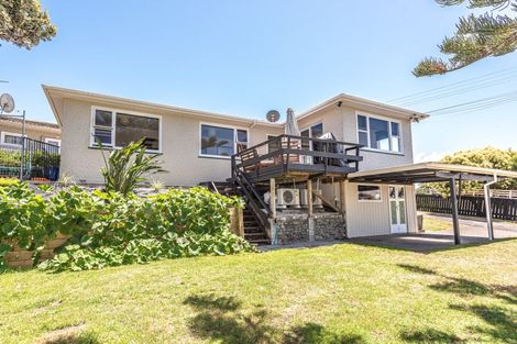 Photo of property in 24 Burns Street, Tawhero, Whanganui, 4501