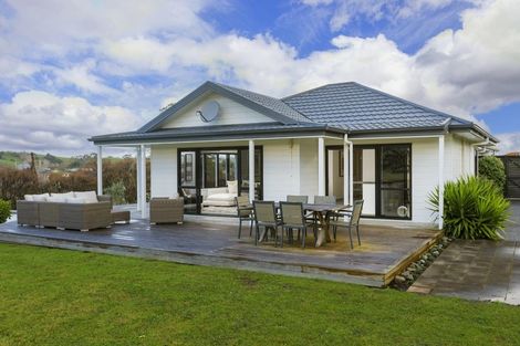 Photo of property in 21 Laly Haddon Place, Matakana, Warkworth, 0985