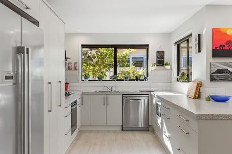 Photo of property in 132 Puhirake Crescent, Pyes Pa, Tauranga, 3112