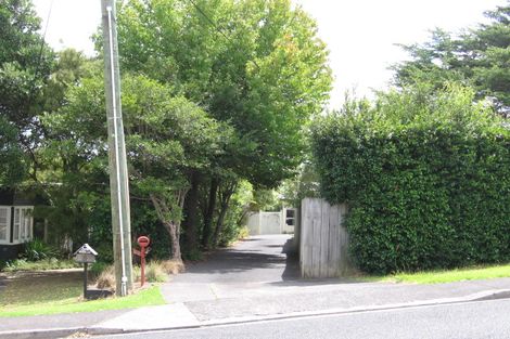 Photo of property in 2/9 Marsh Avenue, Forrest Hill, Auckland, 0620
