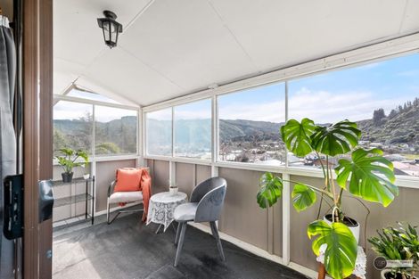 Photo of property in 5 Jasper Grove, Birchville, Upper Hutt, 5018