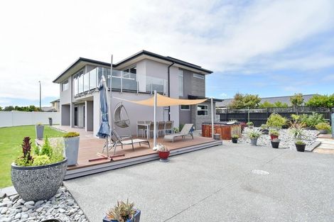 Photo of property in 100 Broadhaven Avenue, Parklands, Christchurch, 8083