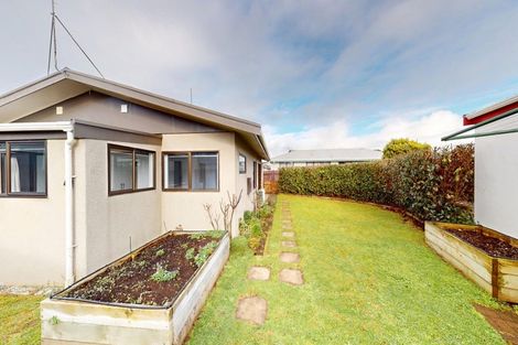 Photo of property in 10 Essex Place, Springvale, Whanganui, 4501
