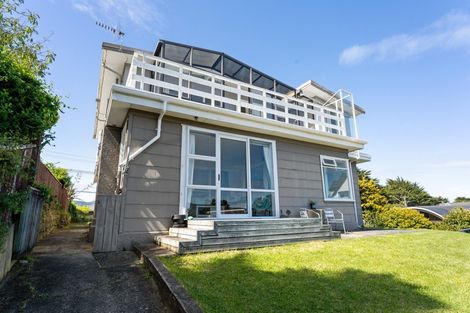 Photo of property in 111 Golf Road, Paraparaumu Beach, Paraparaumu, 5032